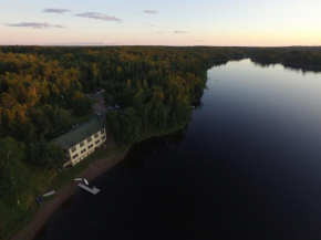 Гостиница Hanging Horn Lakeside Resort  Мус-Лейк